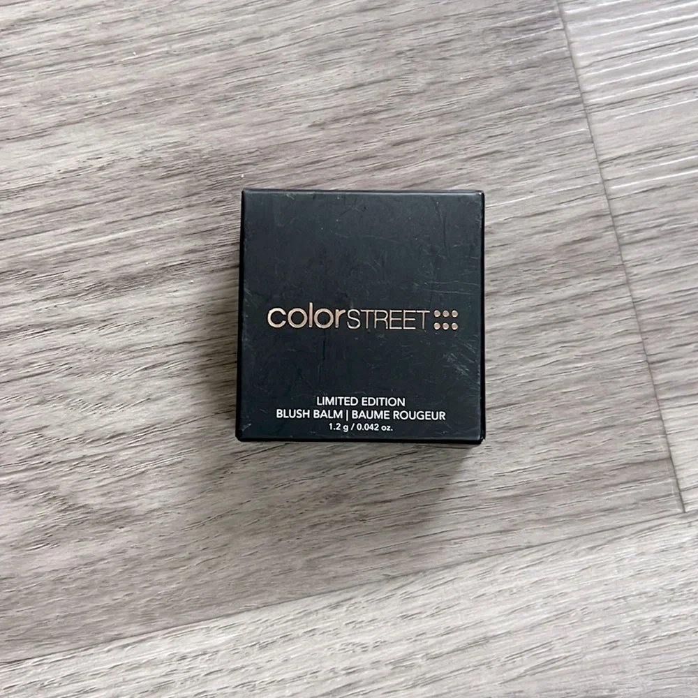 Color Street limited Edition Blush Balm.Shade: Berry Vamp. NWT.